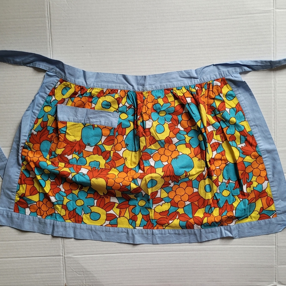 Rose apron retro half apron vintage kitchen cotton colorful floral pattern 60s